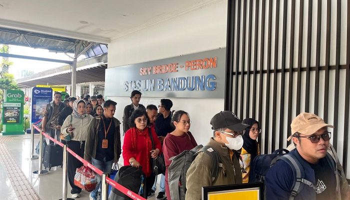 Capai 158.456 Pelanggan, Tiga Stasiun Ini Paling Padat Selama Nataru 2024-2025