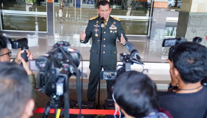 TNI Sebut OPM Biadab Bunuh Warga Sipil