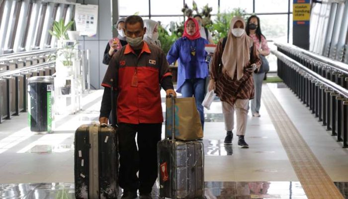 Hindari Antrean Pelanggan Kereta Api Diminta Datang Lebih Awal