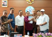 Kisruh PWI, Akhirnya Hendry & Zulmansyah Bersalaman