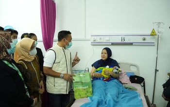 Wihaji Beri Nama Bayi Pasien di Peringatan Harganas