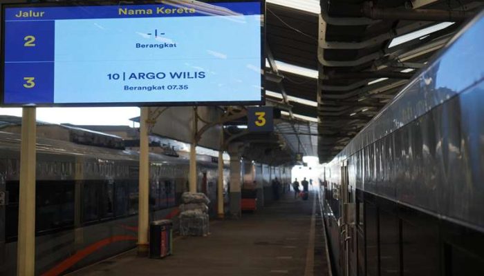 Dongkrak Ekonomi Lokal, Argo Wilis Berhenti di Stasiun Ciamis