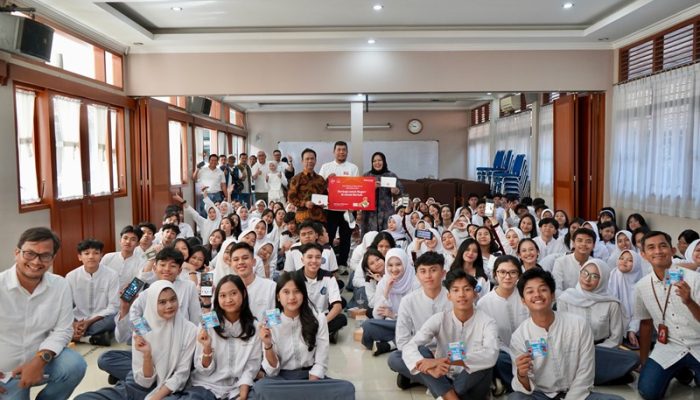 Telkomsel Hadirkan JAWARA Berbagi di SMAN 20 Bandung
