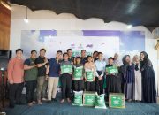 Santri Ponpes Fatih Al-Ayubi pun Tersenyum Terima Bantuan